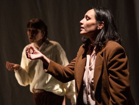 E ORA PARLIAMO DI AMELIA - Essere come voi non è così facile