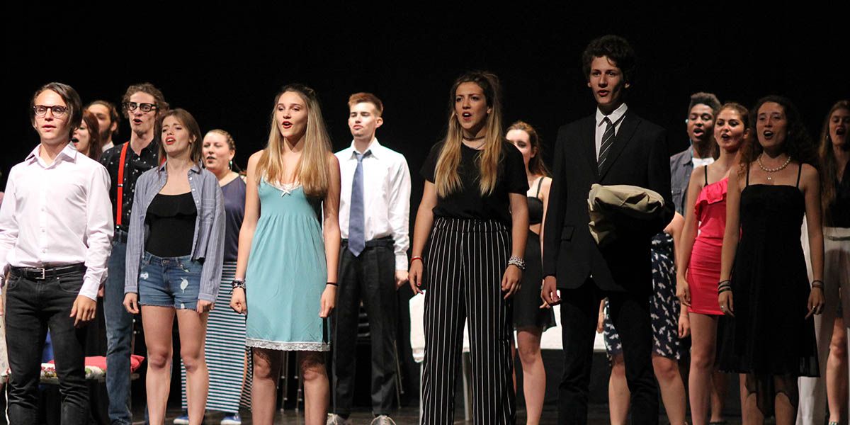A CHE ORA È LA FINE DEL MONDO? - PaeSaggi Teatrali